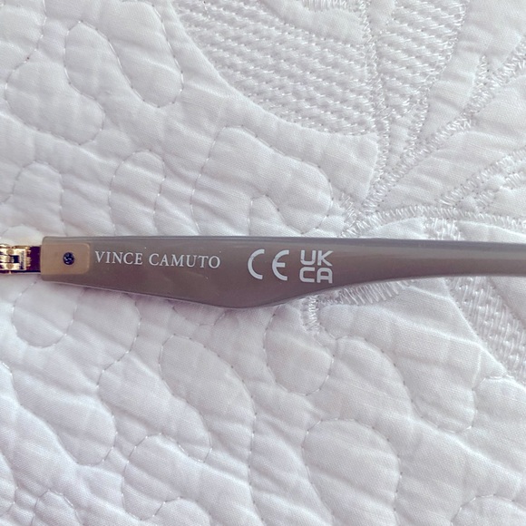 Vince Camuto Butterfly Sunglasses - Picture 7 of 10